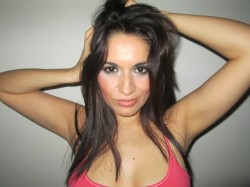 latina webcam model HornyVivian