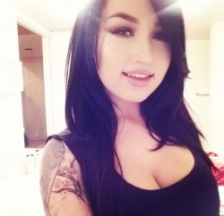 QueenVictoria from MyFreeCams